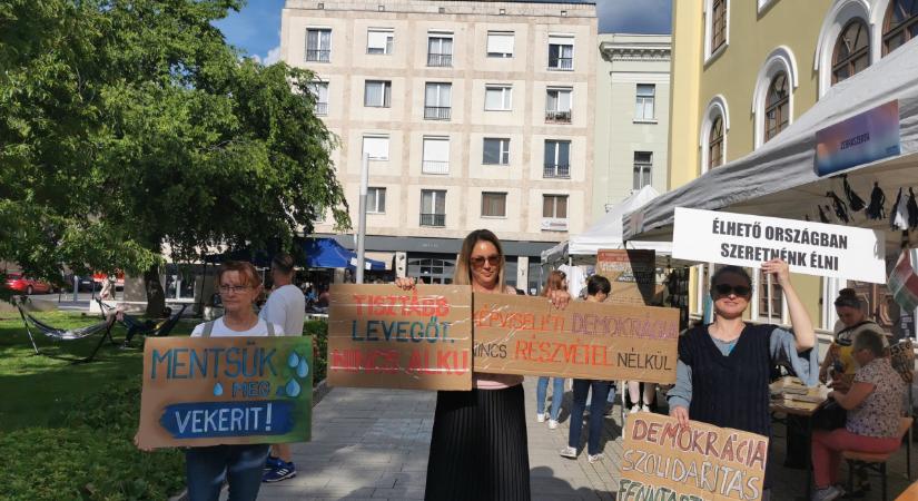 “Köztéren a közjóért” – a demokráciáért sorakoznak fel Debrecenben