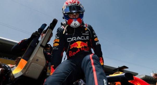 Kis ütközés, nagy visszhang – vasárnapi F1-es hírek és sztorik