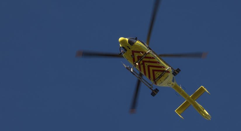 Robbanás történt egy hajón a Temzén – kilenc embert, köztük egy csecsemőt szállítottak kórházba