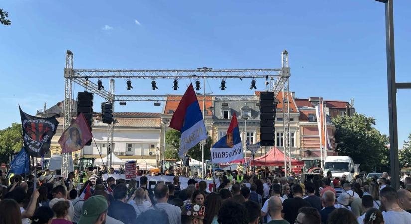 Požarevacon éjfélkor ér véget a 13 órás tüntetés