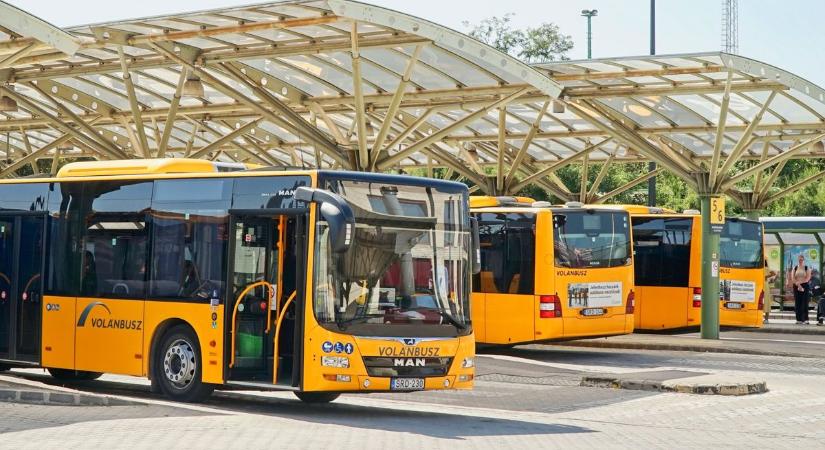 Volánbusz: kiszervezik a helyközi járatokat három vármegyében, jönnek az alvállalkozók – megszólalt Lázár János minisztériuma