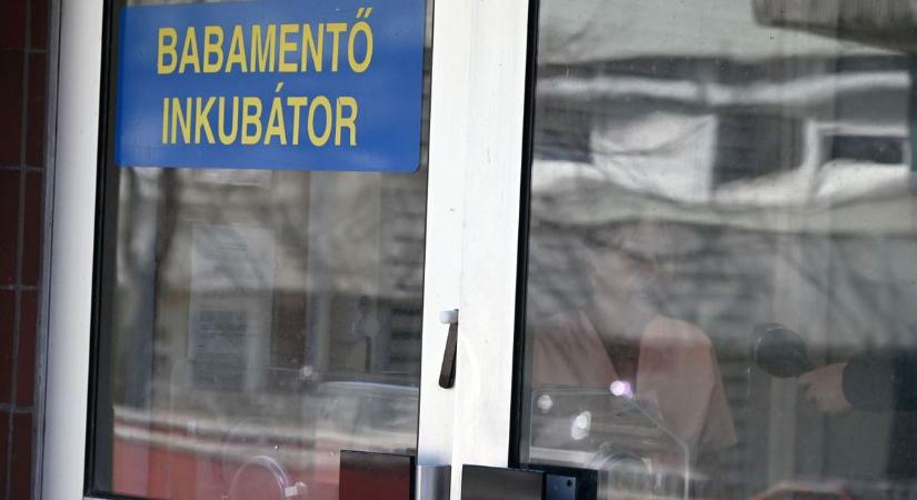 Újszülöttet hagytak az inkubátorban – ritka eset történt a térségben