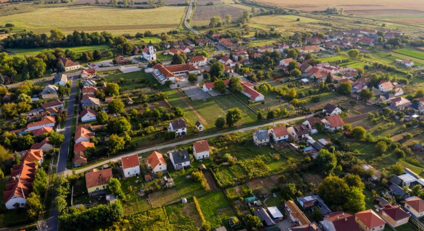 Magyar bevándorláspolitika? Ezrek vándorolnak be miniszteri különdöntéssel Magyarországra