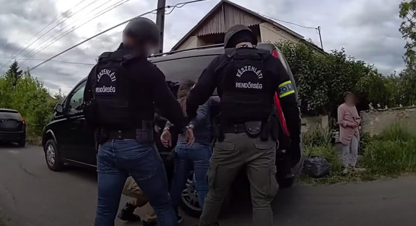 Németországban ölt, Magyarországon kapták el a fejvadászok – videó