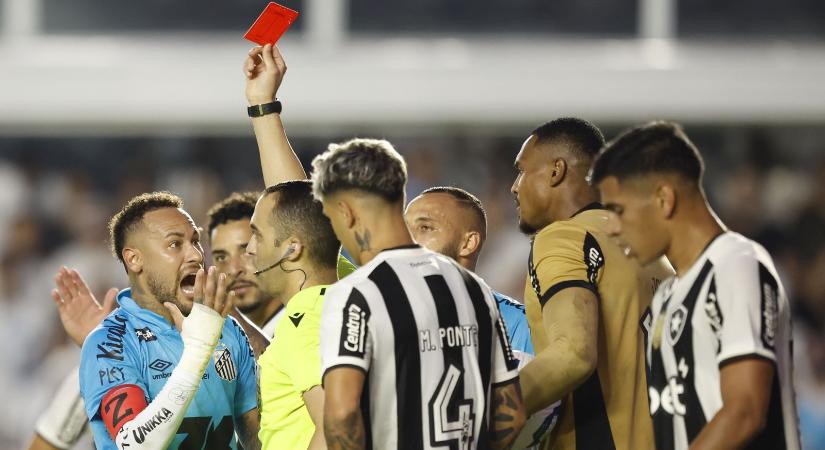 Neymar Maradonának hitte magát, kiállították - videó