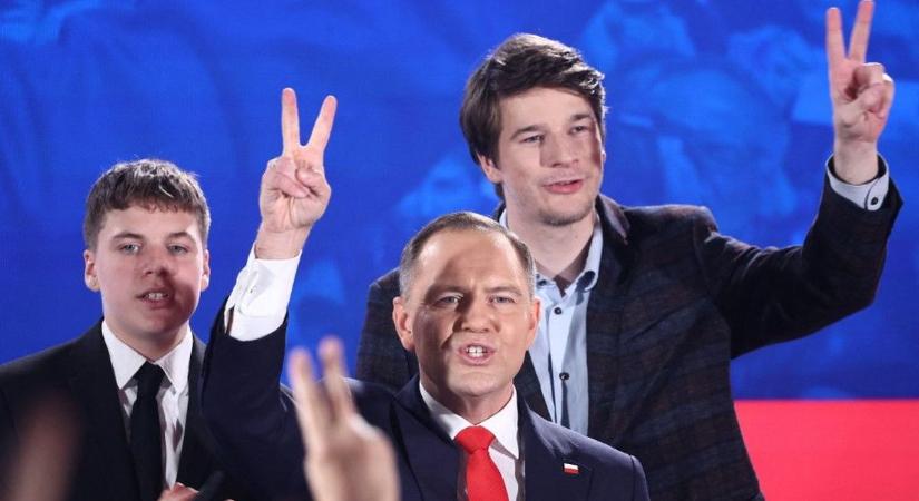 Meglehetősen bátor dolog volt a lengyel intézetek részéről, hogy tegnap este fél százalékos győzelmet jeleztek a liberálisabb jelöltnek
