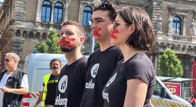 ELNÉMÍTÁSI TÖRVÉNY – Tiltakozás Veszprémben