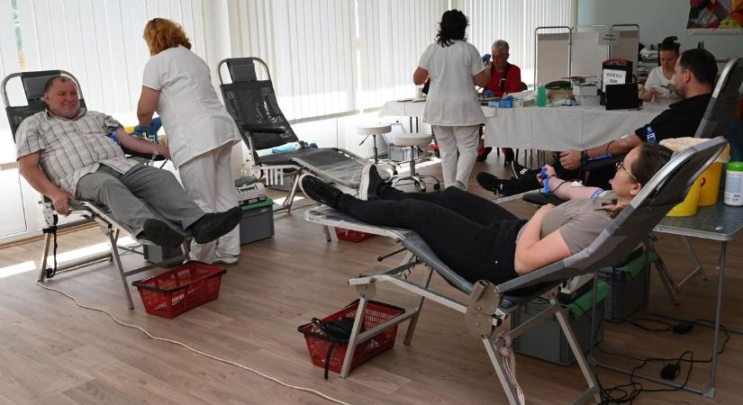 Vérüket adták a kormánytisztviselők a lakosságért