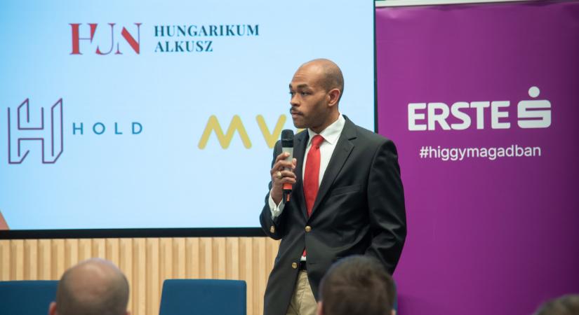 Külpolitikai szakértő: „Vége annak a világnak, amit eddig ismertünk”