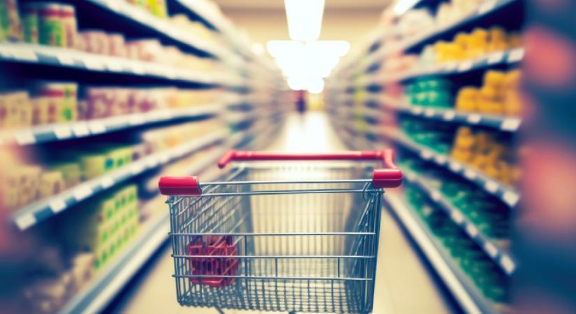 Ez most rengeteg vásárlót érinthet: rendkívüli nyári nyitvatartást jelentettek be a legnagyobb hazai áruházláncok