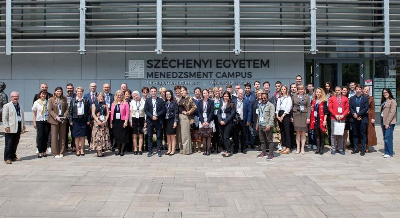 Technológiai, oktatási és társadalmi kihívásokról szólt a Széchenyi István Egyetem nemzetközi konferenciája
