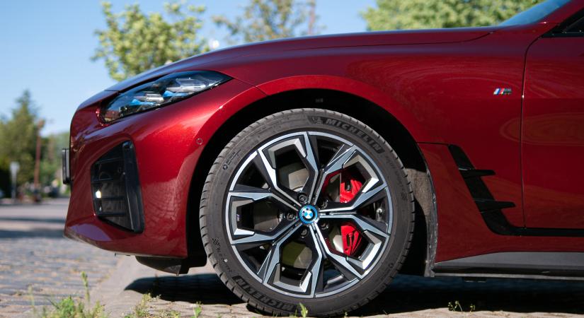 Új csúcsváltozat jön a BMW i4-hez
