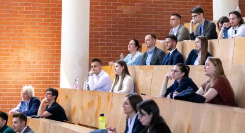 A legújabb kutatási eredményeket mutatták be a joghallgatóknak a Debreceni Egyetemen