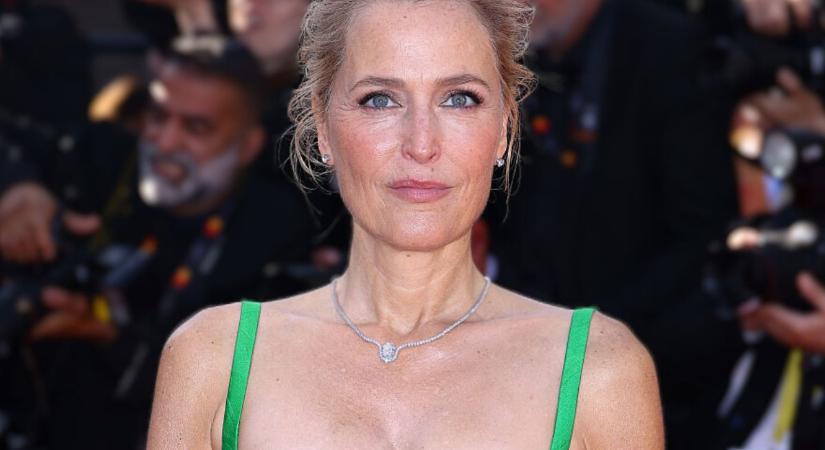 Gillian Anderson elárulta: ez teszi igazán kellemetlenné a szexjelenetek forgatását