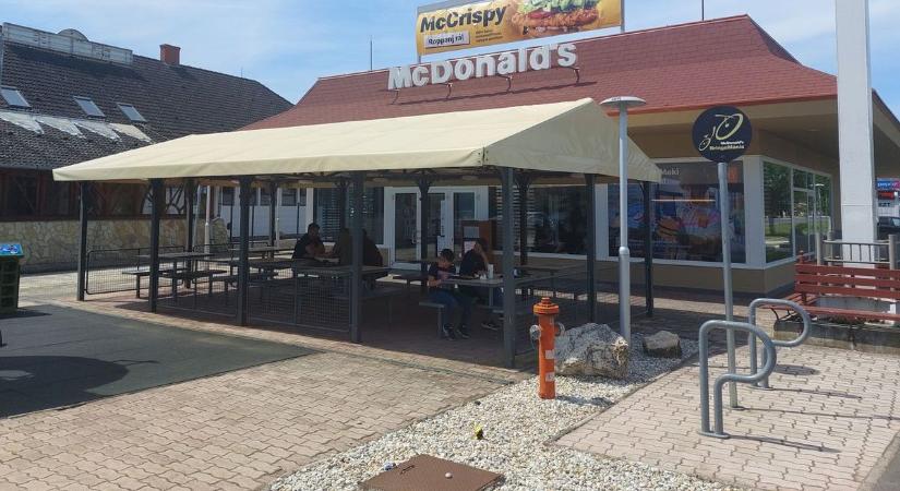 Ez a nyár tuti jele: megnyitott a McDonald's a Balatonnál