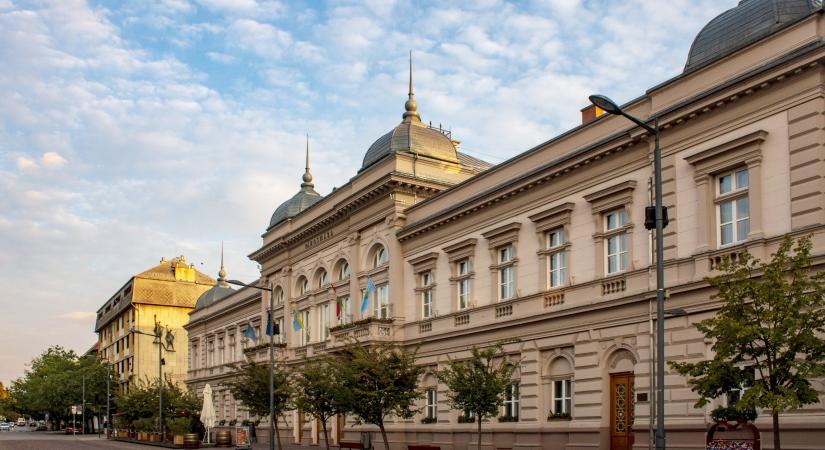 Június 1-jétől ismét lezárták Szolnok főterét az autósforgalom elől