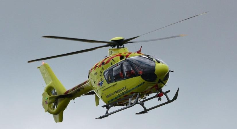 Balesetek az M1-esen, mentőhelikopter is érkezett
