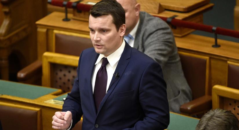 Lemondása után új pártot alapít a KDNP korábbi elnökségi tagja