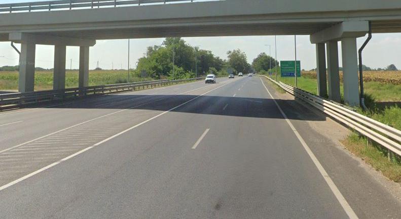 Karambol a 4-esen: a mentőket is riasztották