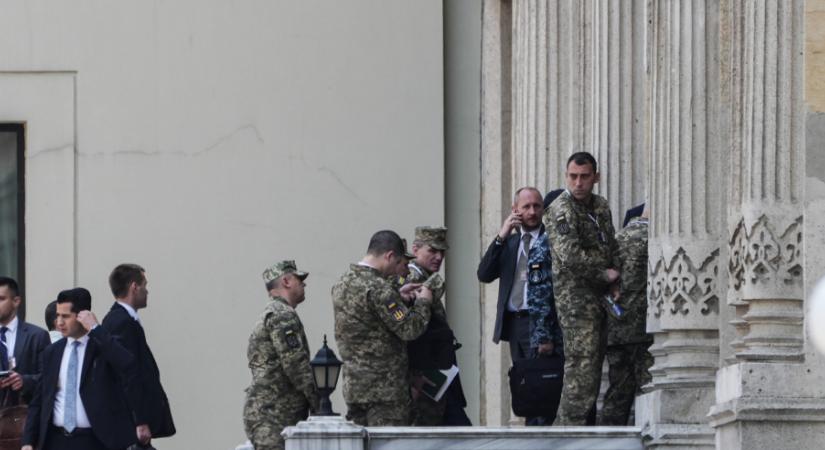 Megérkezett az ukrán delegáció Isztambulba, Zelenszkij nem számít átütő sikerre