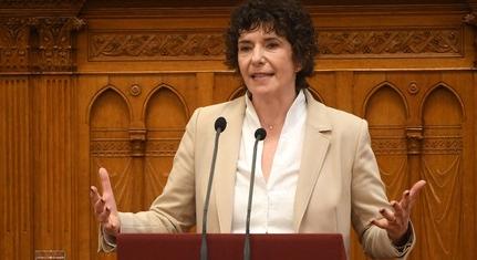 99,45 százalékos többséggel Dobrevet választották a DK elnökének