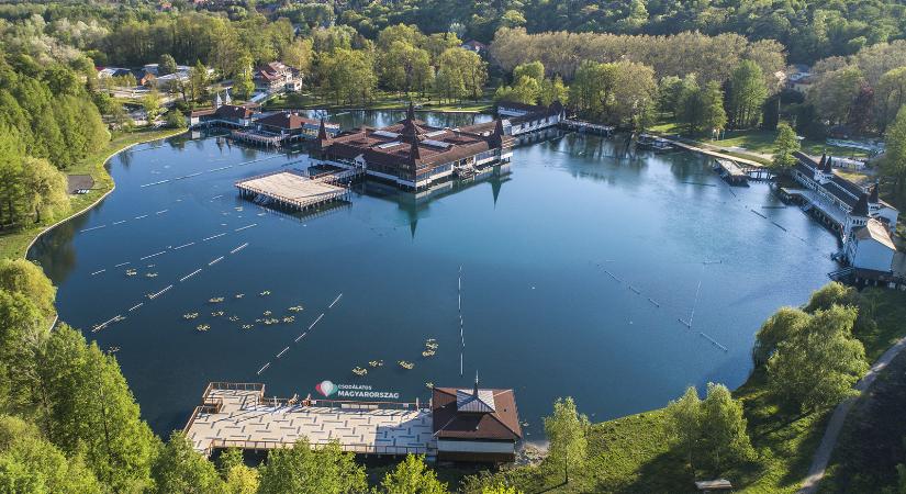 Új fedett rész, a Szigetfürdő válthatja fel a Hévízi Tófürdő jelenleg zárva tartó központi épületét