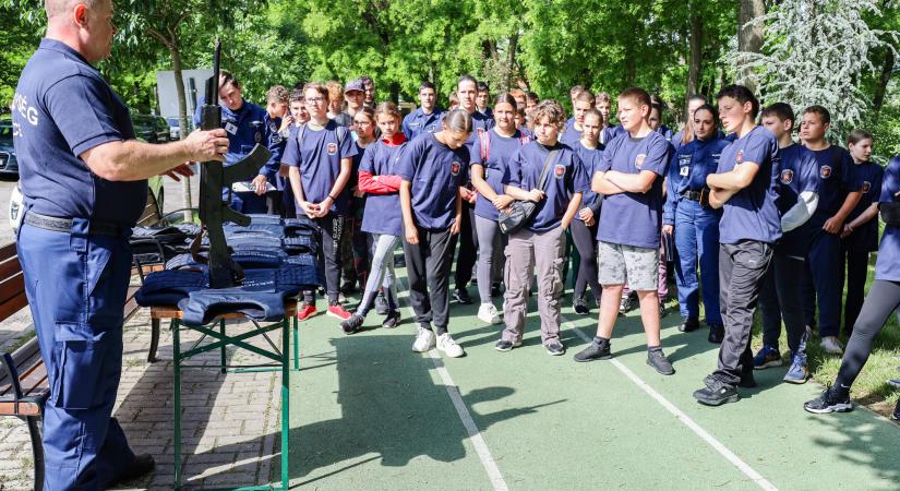 Rendészeti akadályversenyt szerveztek Dorogon