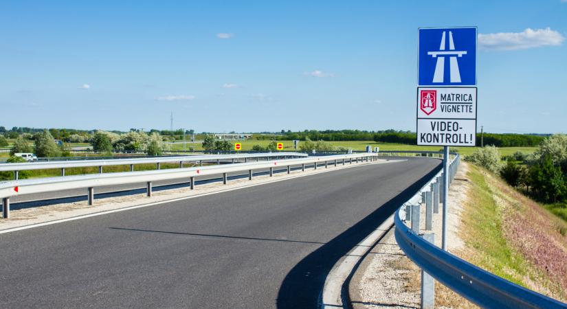 Nagy változás jöhet az útdíjfizetésben