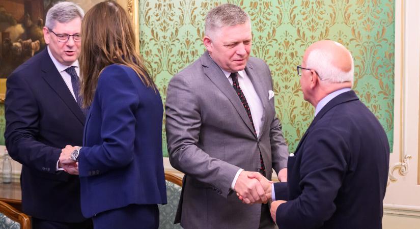 Fico az EP-küldöttséggel találkozott, majd ismét lebérgyilkosozta az előző küldöttség vezetőjét