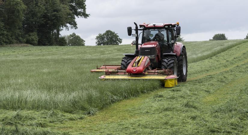 Természetkímélő kaszálási bemutató a GRASSLAND LIFE projekt keretében
