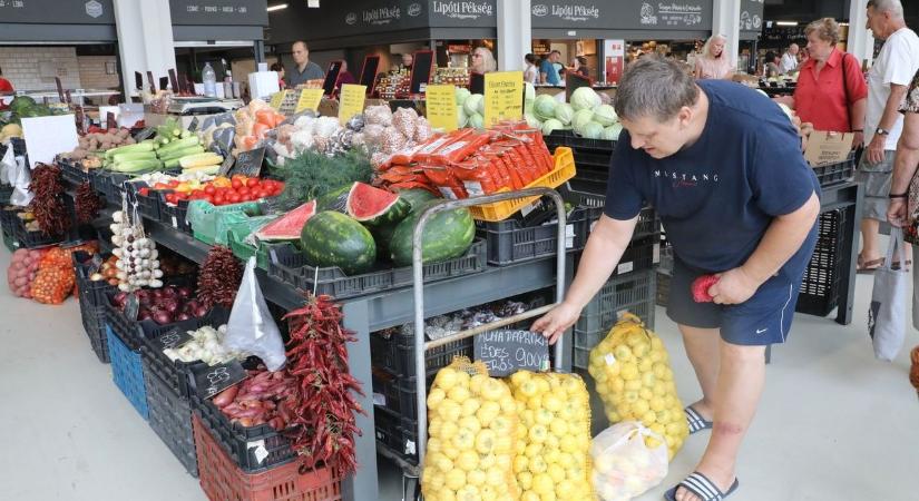 Imádják a magyarok, de most tripla áron adják – jó vastag tárcával menj a piacra ezért a gyümölcsért!