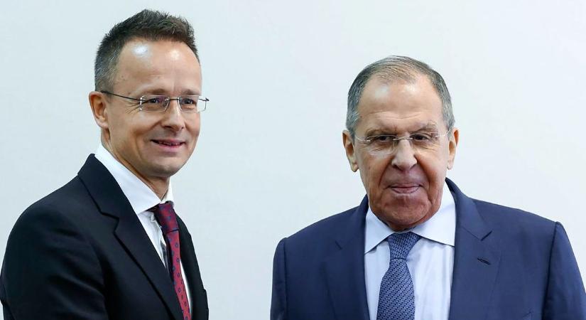 Szijjártó Péter telefonon egyeztetett az orosz külügyminiszterrel (videó)