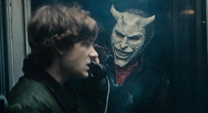 Szinkronos előzetesen a Fekete telefon 2, amiben Ethan Hawke egy… zombi?!