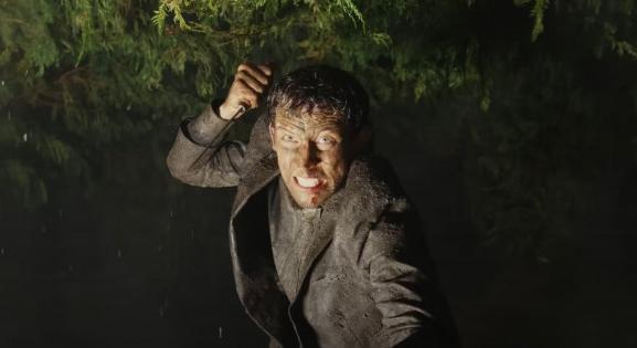 Csodának álcázott gyilkosság után nyomoznak az új Tőrbe ejtve filmben
