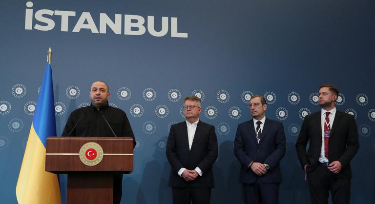 Hamvába holt az újabb tűzszüneti tárgyalás, az ukrán védelmi miniszter egyetlen utat lát a megoldásra
