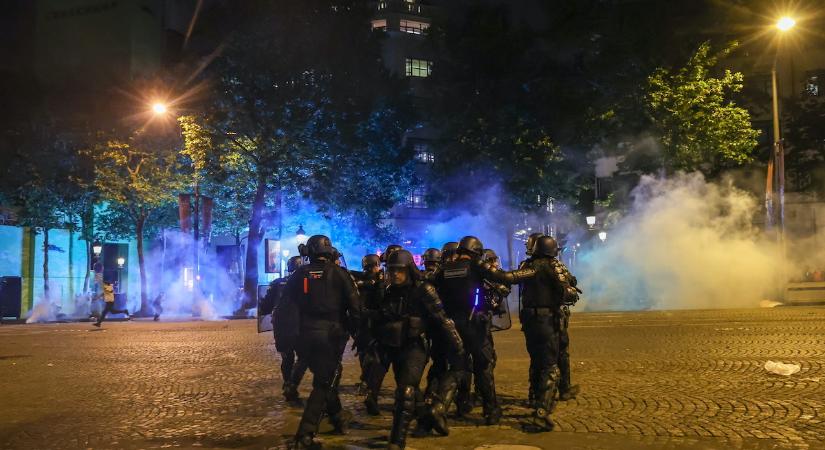 Videón, ahogy Párizs ismét megfizeti a migráció árát