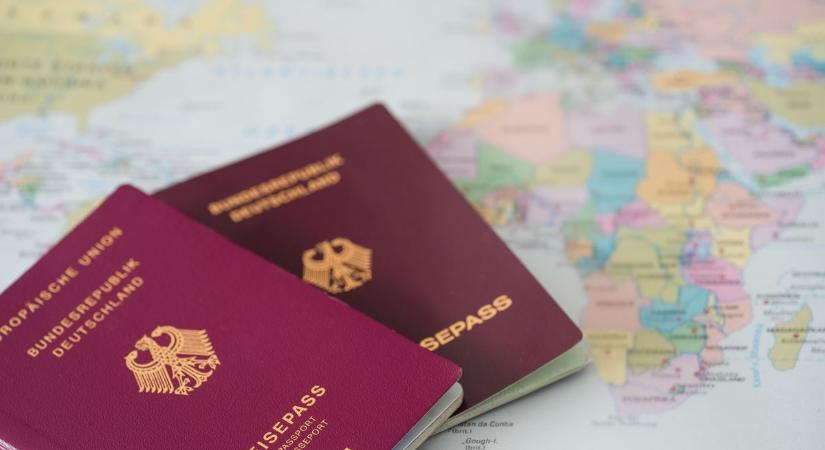 Demográfiai bomba robban Németországban: minden eddiginél több migráns kapott német útlevelet