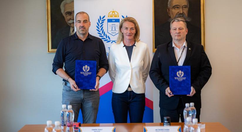 Egyetemi szakmai gyakorlatok terepe is lesz DVSC Kézilabda Akadémia