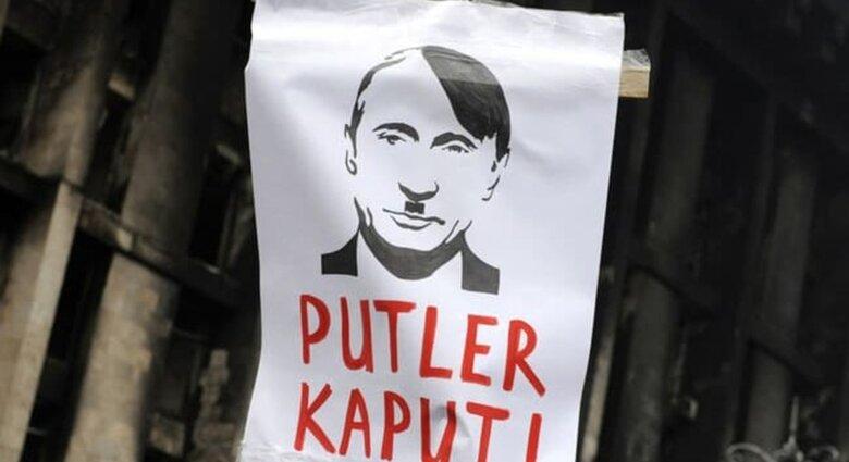 Betiltotta a Putyint Hitlerhez hasonlító mémeket egy orosz bíróság
