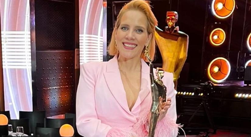 Szenzációs! Tóth Vera megnyerte az év női előadója díjat