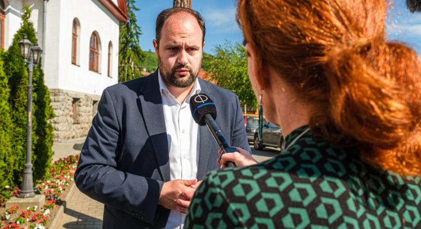 5-10 eurós emlékkövek árusítására buzdította a bajba jutott parajdiakat a KDNP-s Nacsa Lőrinc