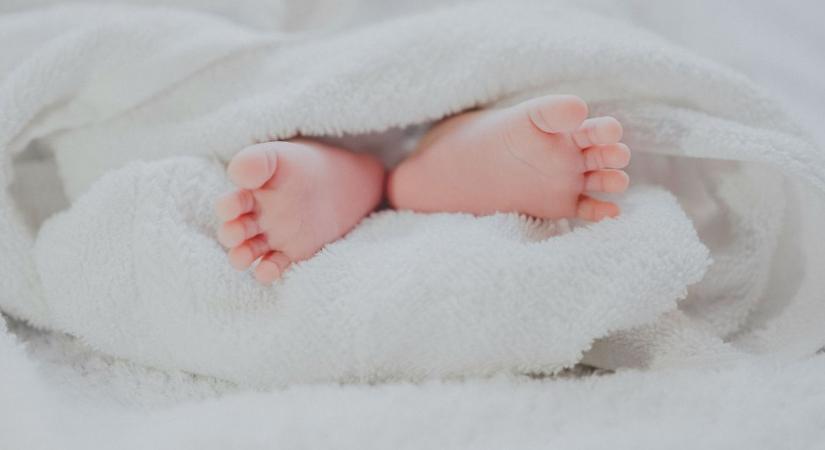 Fiuk tragikus halála után újabb gyereket vállaltak, megszületett a 72 éves nyugdíjas házaspár kisbabája