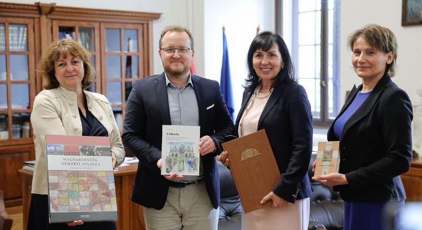 A Tittel Pál Könyvtár nem csak a kutatókat várja, családi programokkal is készülnek