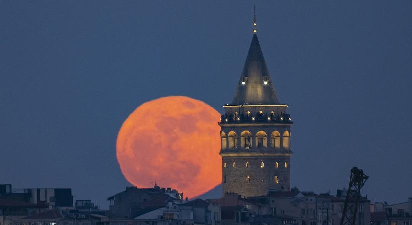 Másfél évtizedes börtönbüntetésre ítélték egy ellenzéki párt társalapítóját kémkedés vádjával