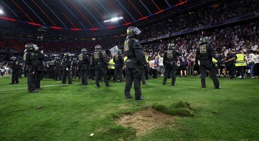 Francia vandáloktól hangos a német sajtó – kétezren rohanták meg a müncheni pályát (VIDEÓ)