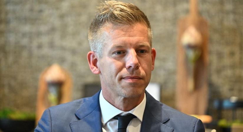 Ez gyors volt: Magyar Péter reagált Mészáros Lőrinc nyílt levelére, egy percig nem tagadta, hogy pitizett nála munkáért