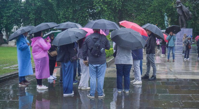 4 vármegye másodfokú riasztást kapott, itt aztán tényleg bedurvulnak a zivatarok az előrejelzések szerint? Részletes időjárás-előrejelzés
