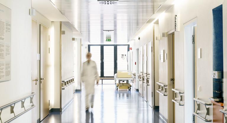 Klímaberendezésre gyűjt adományt az egri kórház fekvőbeteg osztálya