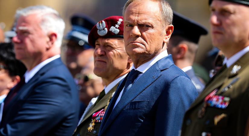 Vészhelyzeti tervet terjesztett elő a lengyel kormányfő