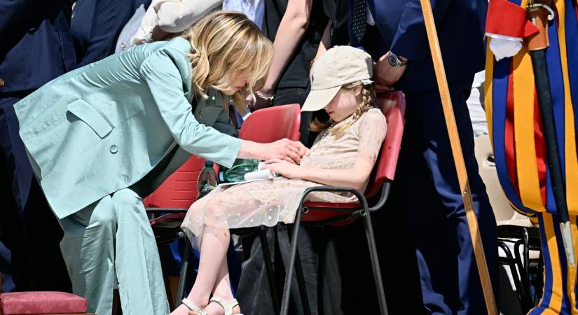 Meg fenyegették Giorgia Meloni kislányát